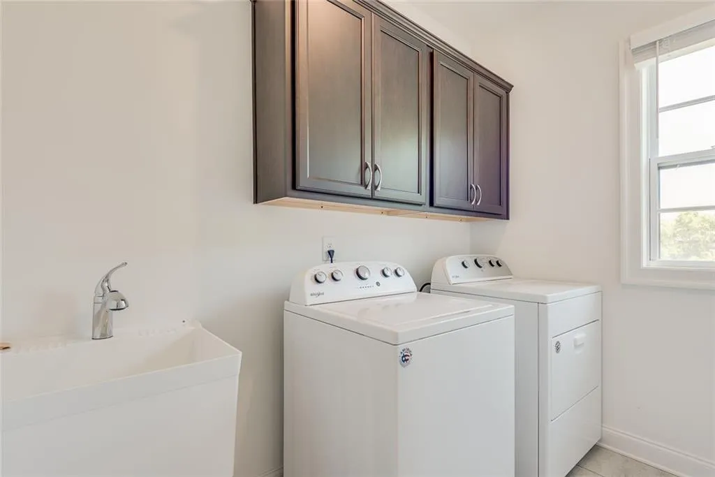 Alpharetta, Georgia 30009, United States, 4 Bedrooms Bedrooms, ,4 BathroomsBathrooms,Residential,Active,94534