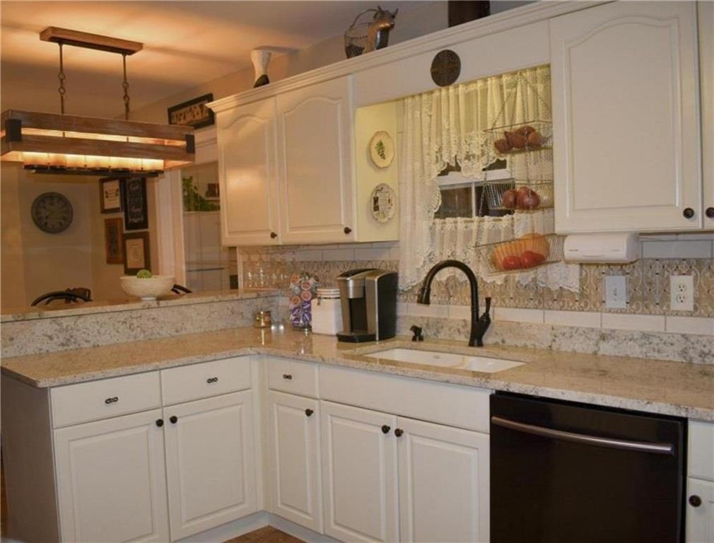 1599 Lower River Road