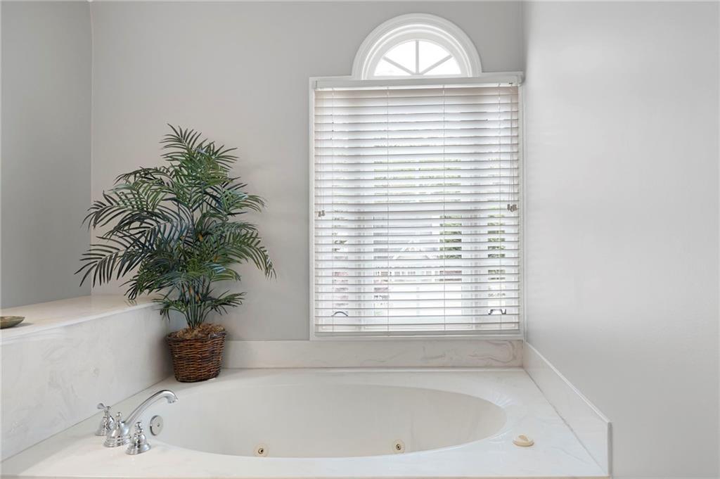 5042 Southland Drive, Woodstock, Georgia image 24