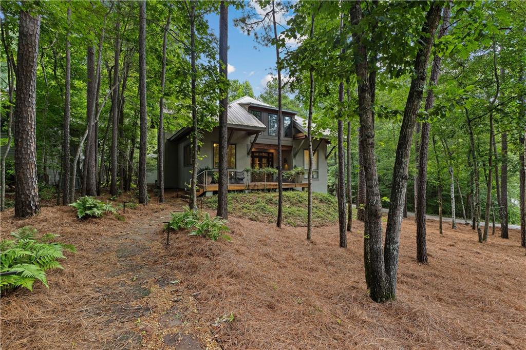 9016 Selborne Lane