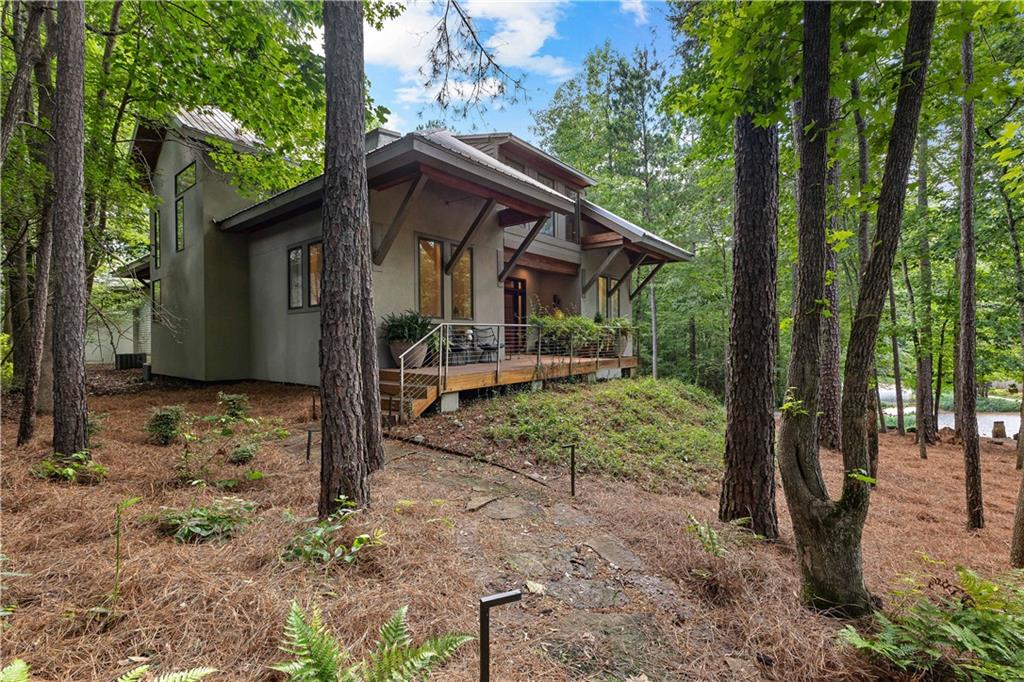 9016 Selborne Lane