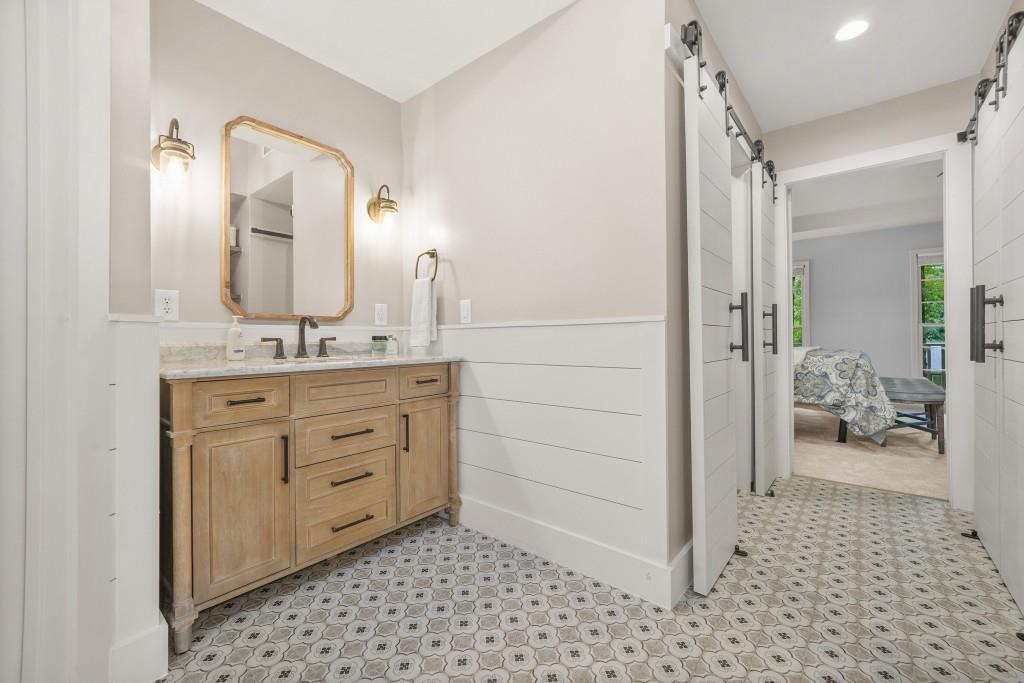 3870 Windhurst Drive, Lilburn, Georgia image 38