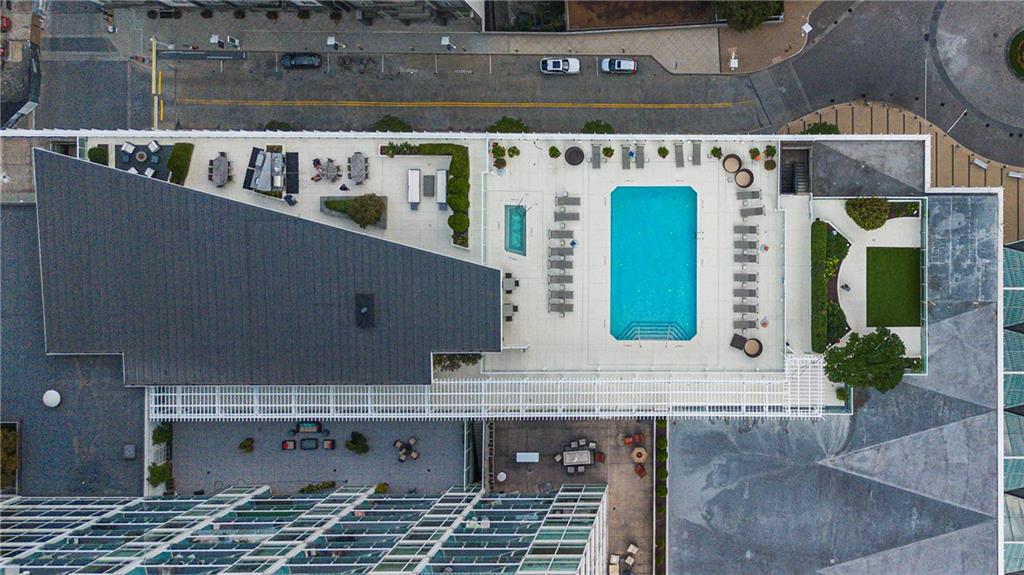 3325 Piedmont Road NE 2007