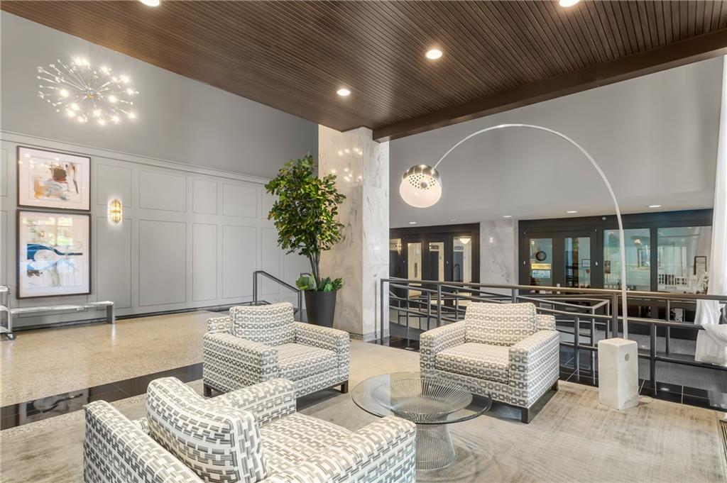 Windsor Over Peachtree - Residential