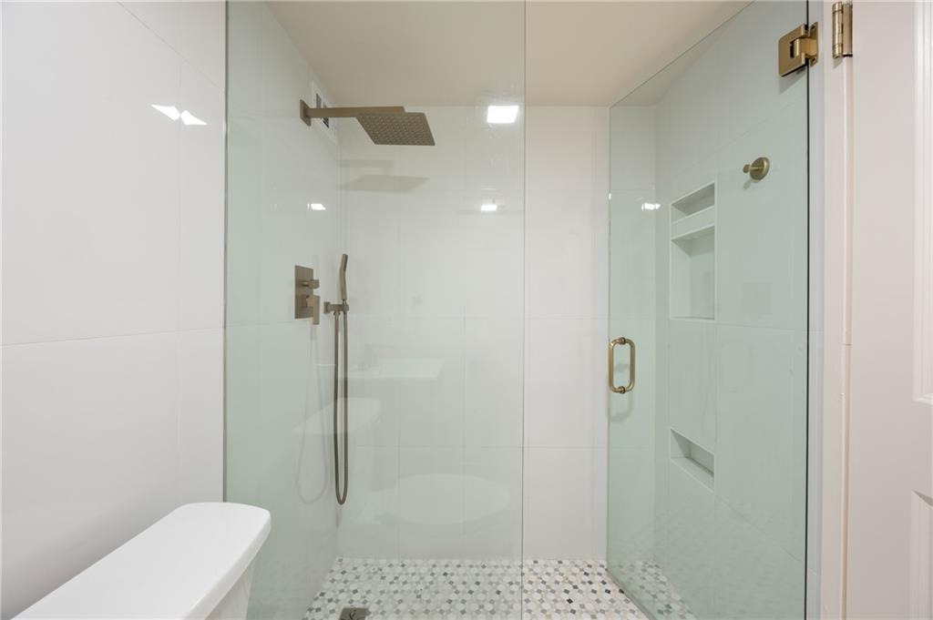 Windsor Over Peachtree - Residential