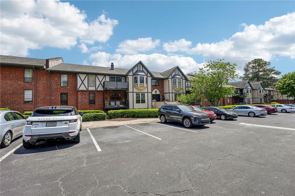 6851 Roswell Road D21