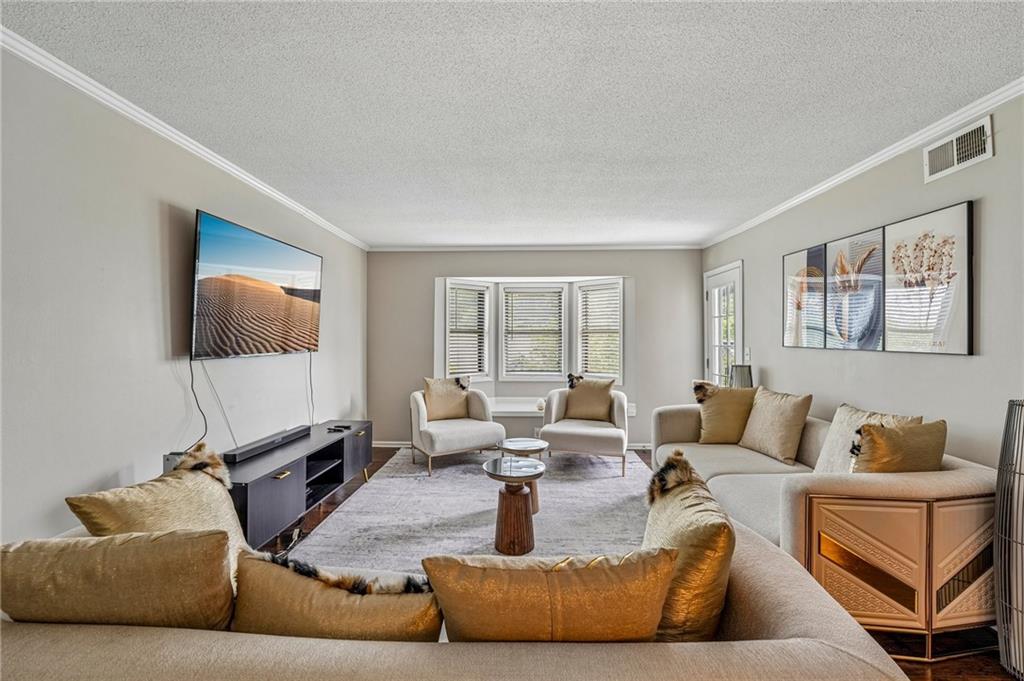 6851 Roswell Road D21