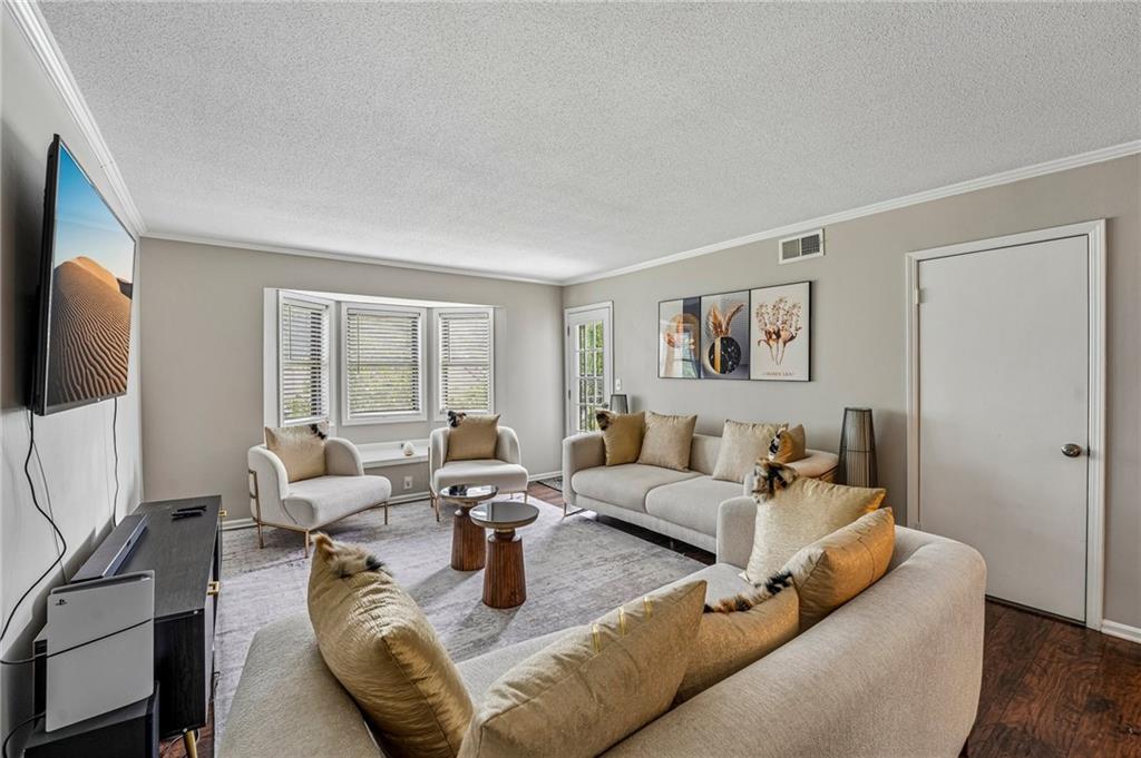 6851 Roswell Road D21
