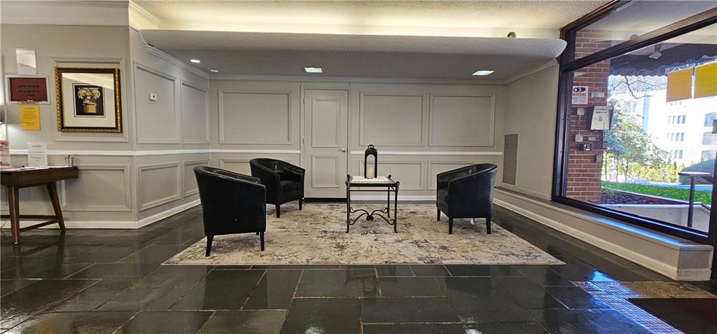 Slaton Manor - Residential