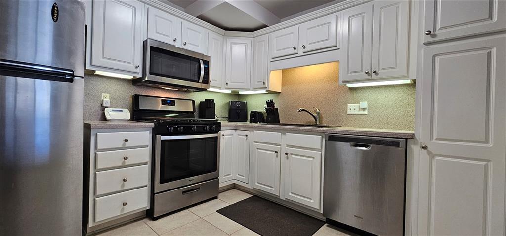 Slaton Manor - Residential