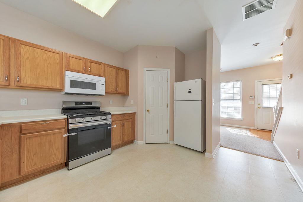 907 Redwood Drive, Norcross, Georgia image 10