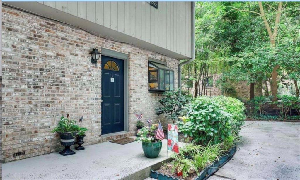 2515 Skyland Trail NE