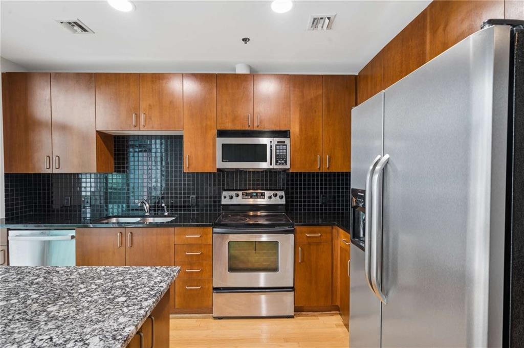 943 Peachtree Street NE 707