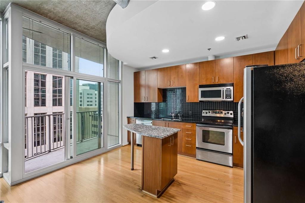 943 Peachtree Street NE 707