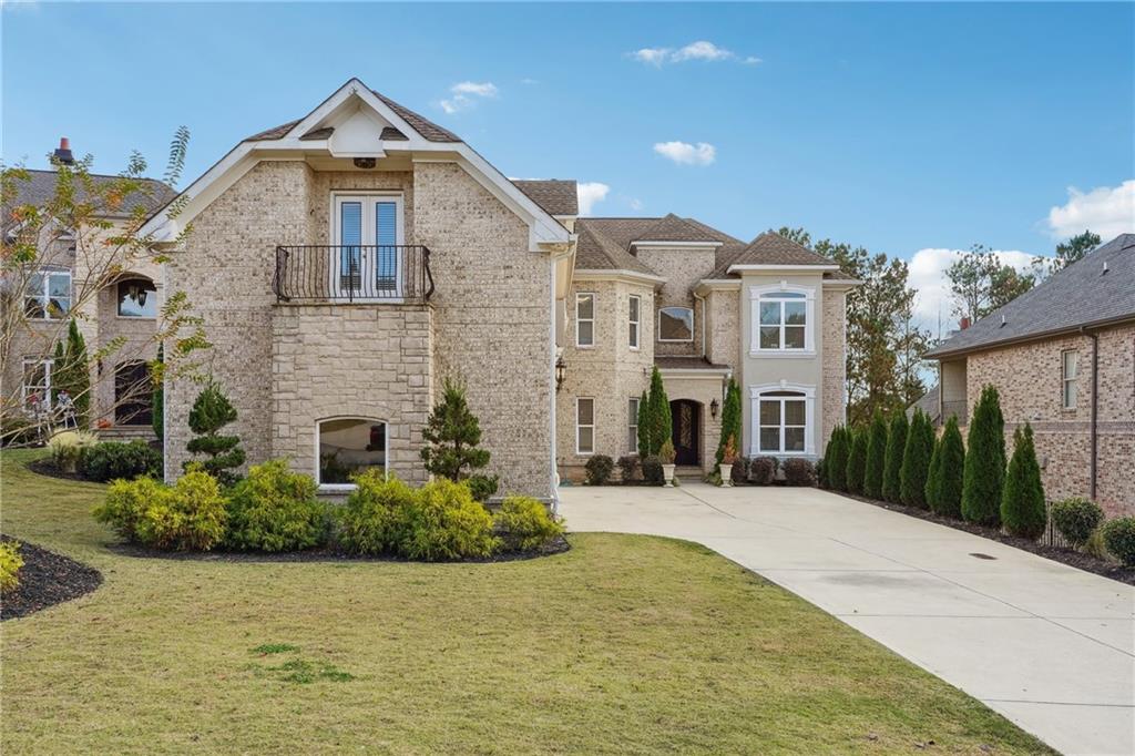 3423 Jamont Blvd, Alpharetta, GA 30022
Luxurious 6-Bedroom Home in Gated Community with Finished Basement, Gym & Stunning Backyard. Located in a prestigious gated subdivision in one of Alpharetta’s most sought-after areas, this stunning residence offers the perfect blend of comfort, elegance, and convenience. Featuring 6 spacious bedrooms, 5 full baths, and 1 half bath, this home includes a fully finished basement, a private gym room, and a beautiful patio overlooking a lush, landscaped backyard.
Set in a prime location near top-rated schools, including nearby elementary schools, shops, and parks, this home provides easy access to everything your family needs. A true gem in a beautiful neighborhood—don’t miss this incredible opportunity!