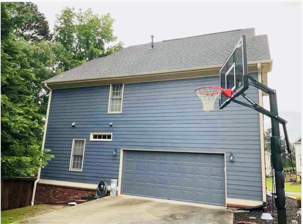 1002 Chestnut Creek Drive