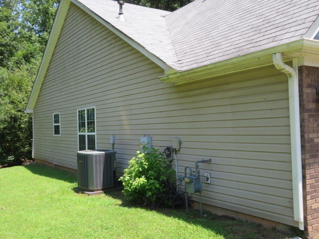 3182 Mckinley Court