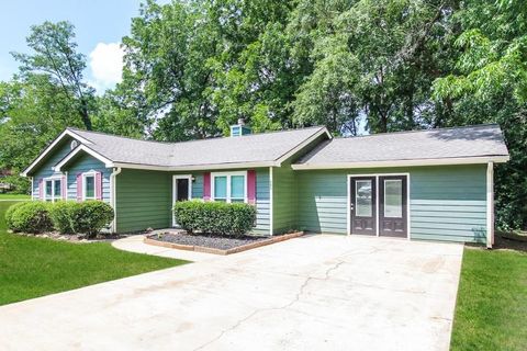 A home in Mcdonough