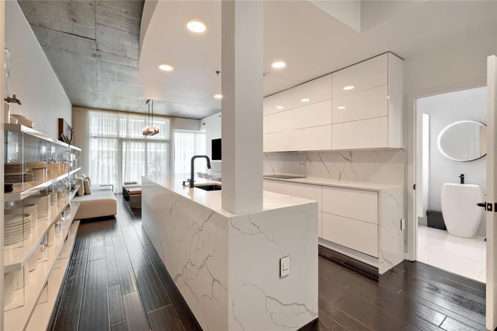 923 Peachtree Street NE 822