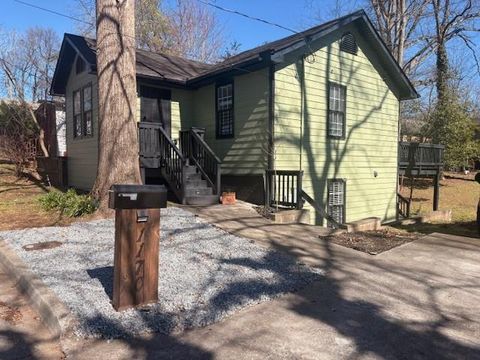 Homes For Sale - 1170 Windsor Street<br/> Atlanta, GA 30310