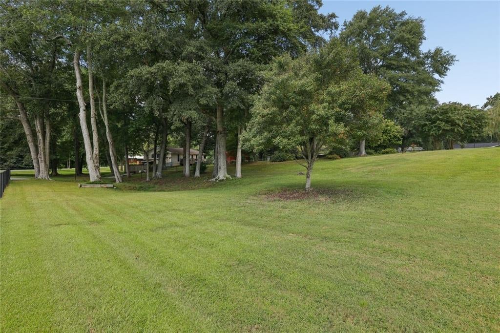 2823 Crabapple Circle