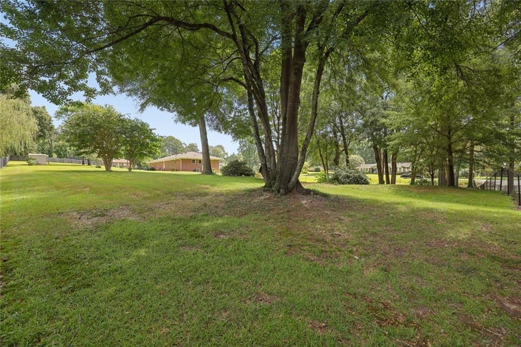 2823 Crabapple Circle