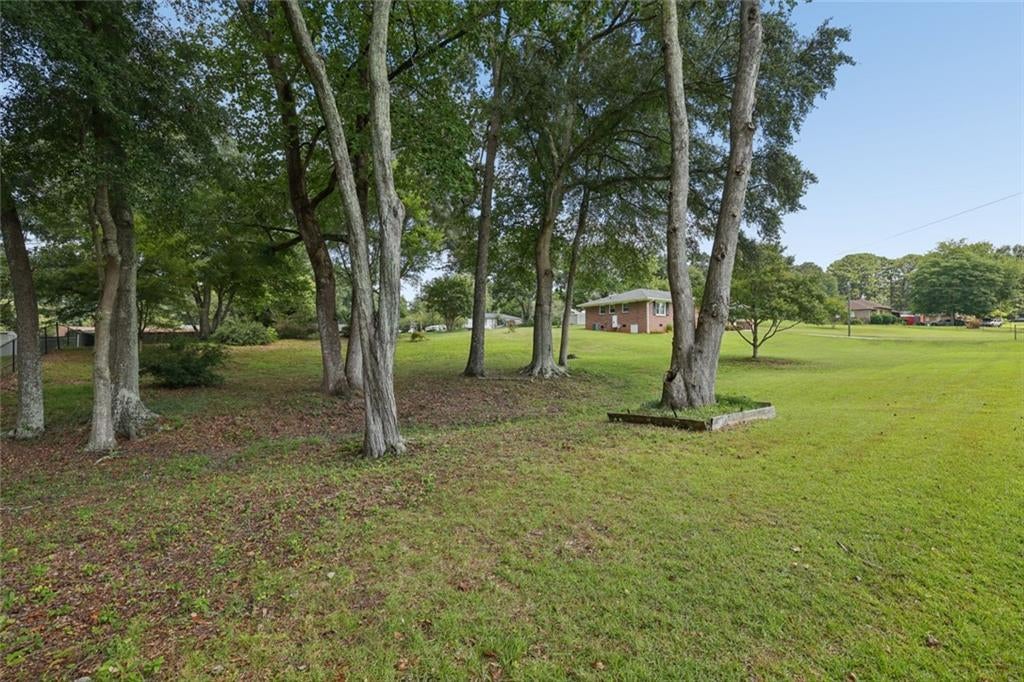 2823 Crabapple Circle
