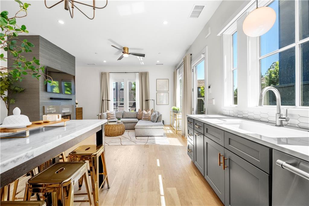 260 2nd Street