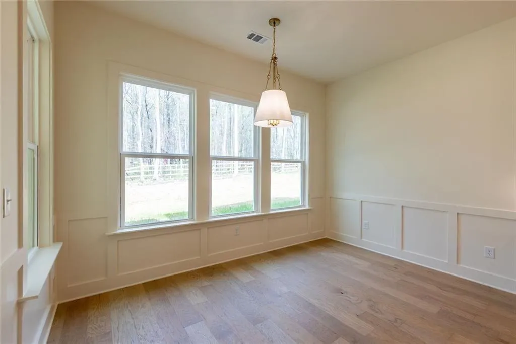 Gainesville, Georgia 30506, United States, 5 Bedrooms Bedrooms, ,5 BathroomsBathrooms,Residential,Active,214373