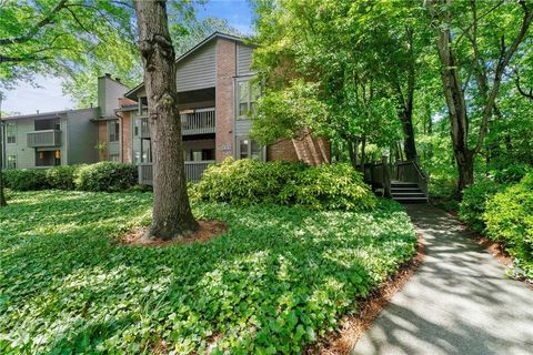 1424 Tuxworth Circle Decatur GA 30033