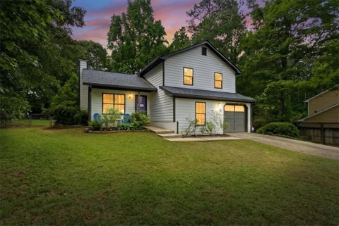 Homes For Sale - 1001 Forest Park Lane Ln<br/> Suwanee, GA 30024