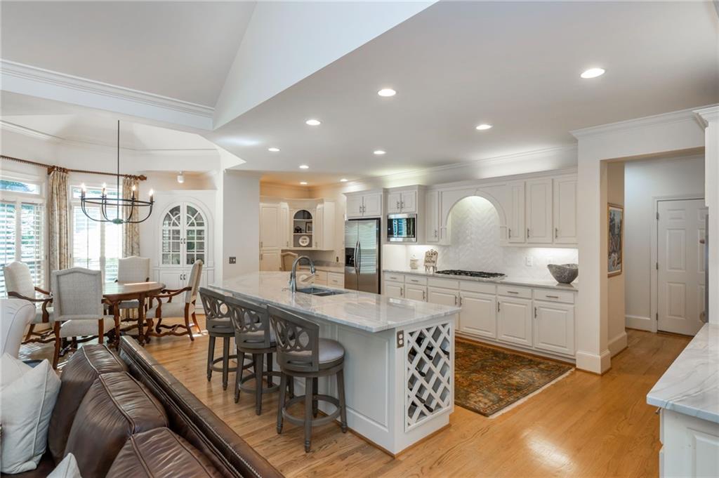 335 Stanyan Place