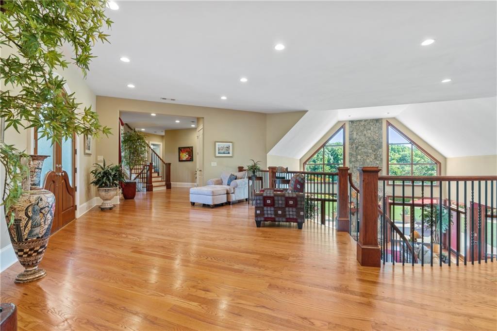 2220 Peachtree Road