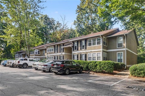 Condo For Sale - 5157 Roswell Road #8<br/> Sandy Springs, GA 30342