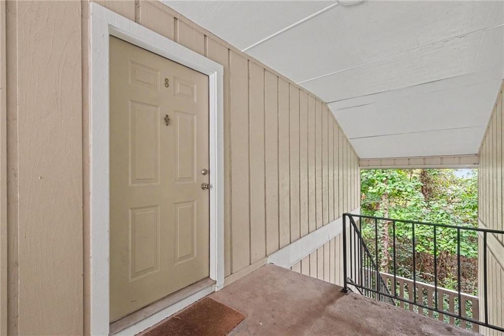 5157 Roswell Road 8