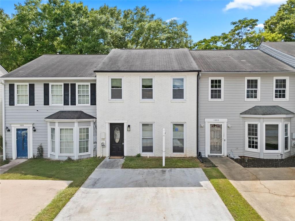 Welcome to this thoughtfully designed and move-in ready townhome in the heart of Smyrna— featuring updated bathrooms, a private fenced yard, and no HOA! This home offers the perfect combination of privacy, functionality, and location for homeowners or investors.
The main floor offers a traditional layout with a separate dining room, kitchen, and living room. A pass-through opening between the kitchen and living room enhances light and flow, and a convenient half bath is included for guests.
Upstairs is where this home truly shines. You’ll find two large bedrooms, each with its own updated en-suite bathroom, offering excellent privacy and comfort — perfect for roommates, guests, or families. A laundry unit is located between the two bedrooms, providing a practical and efficient layout for daily living. The upper floor is ideal for shared living or rental use, with clearly separated private spaces and modern finishes throughout.
Step outside to enjoy the fully fenced backyard, a truly private outdoor space ideal for relaxing, gardening, or letting pets roam freely. Situated in a quiet residential neighborhood with no HOA fees or restrictions, and just minutes from I-285, I-75, Cumberland Mall, The Battery Atlanta, and a variety of shops and restaurants — this property is a rare opportunity in a prime Smyrna location.