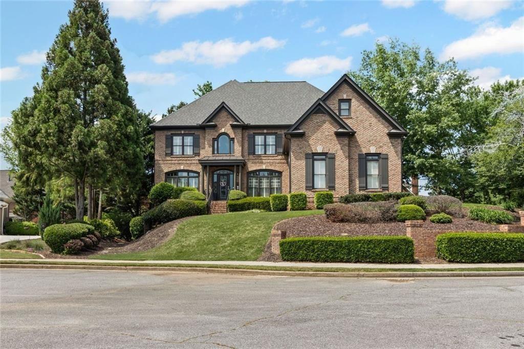 465 Majestic Cove Drive