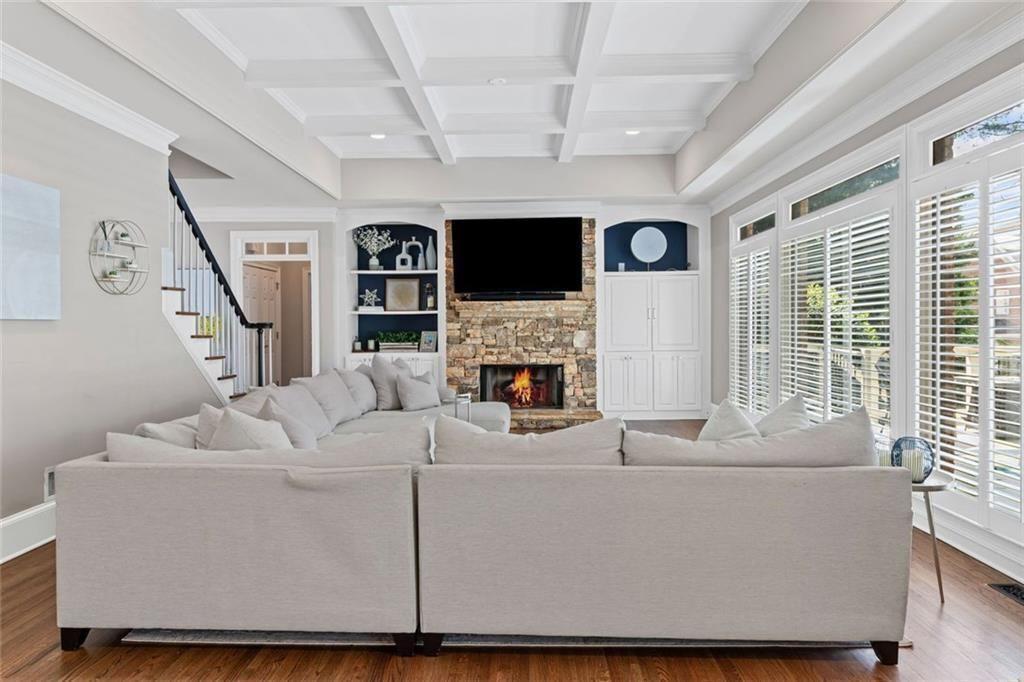 465 Majestic Cove Drive