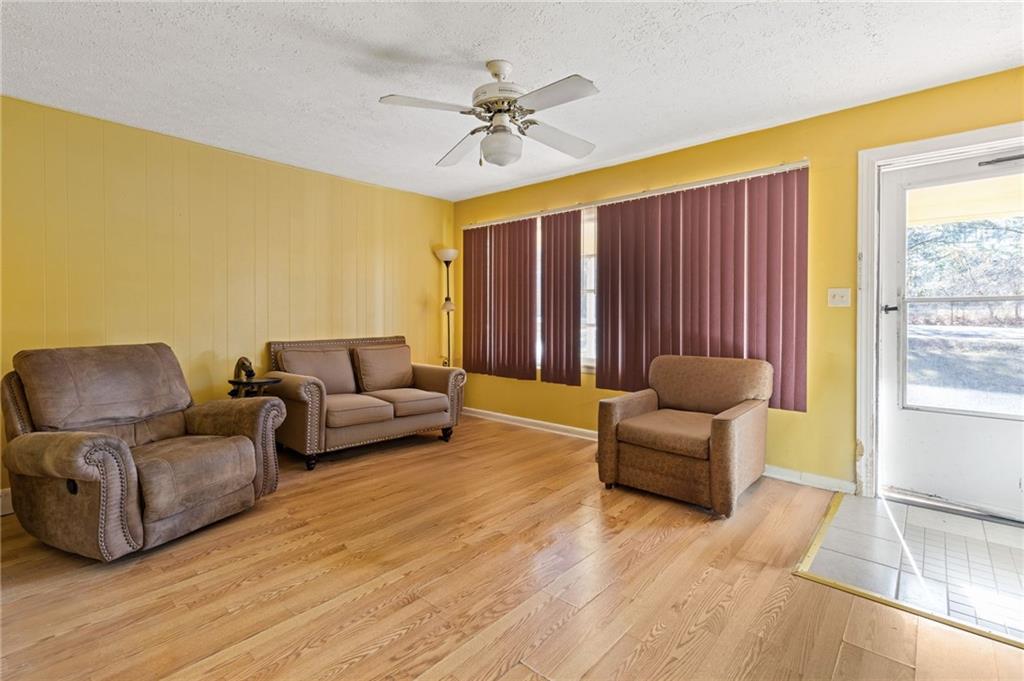 1211 Peachtree Avenue