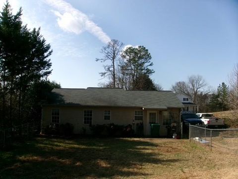 A home in Carnesville