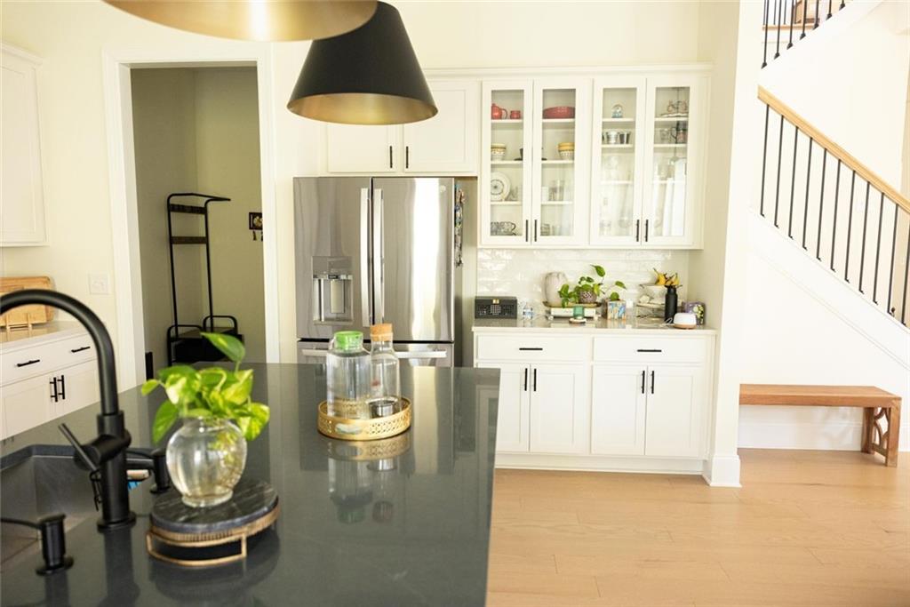 HOLLY FARM PH 1B - Residential Lease