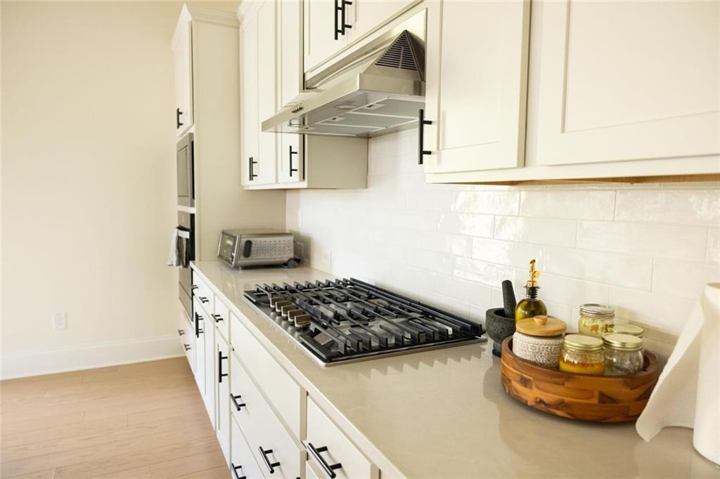 HOLLY FARM PH 1B - Residential Lease