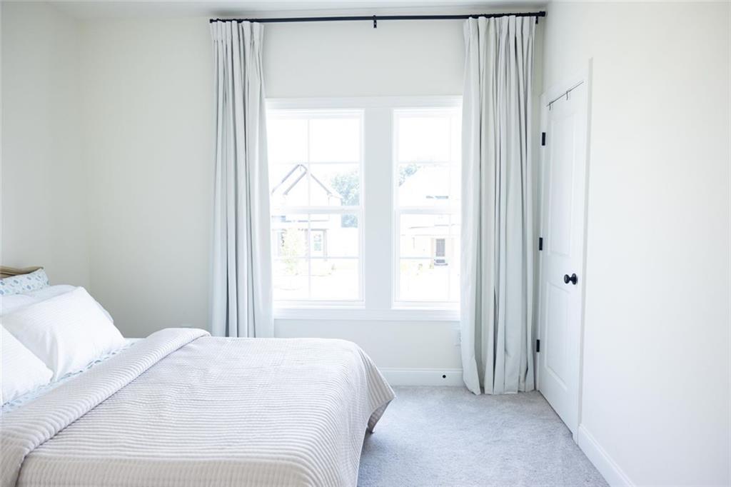 HOLLY FARM PH 1B - Residential Lease