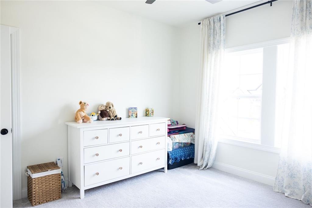 HOLLY FARM PH 1B - Residential Lease