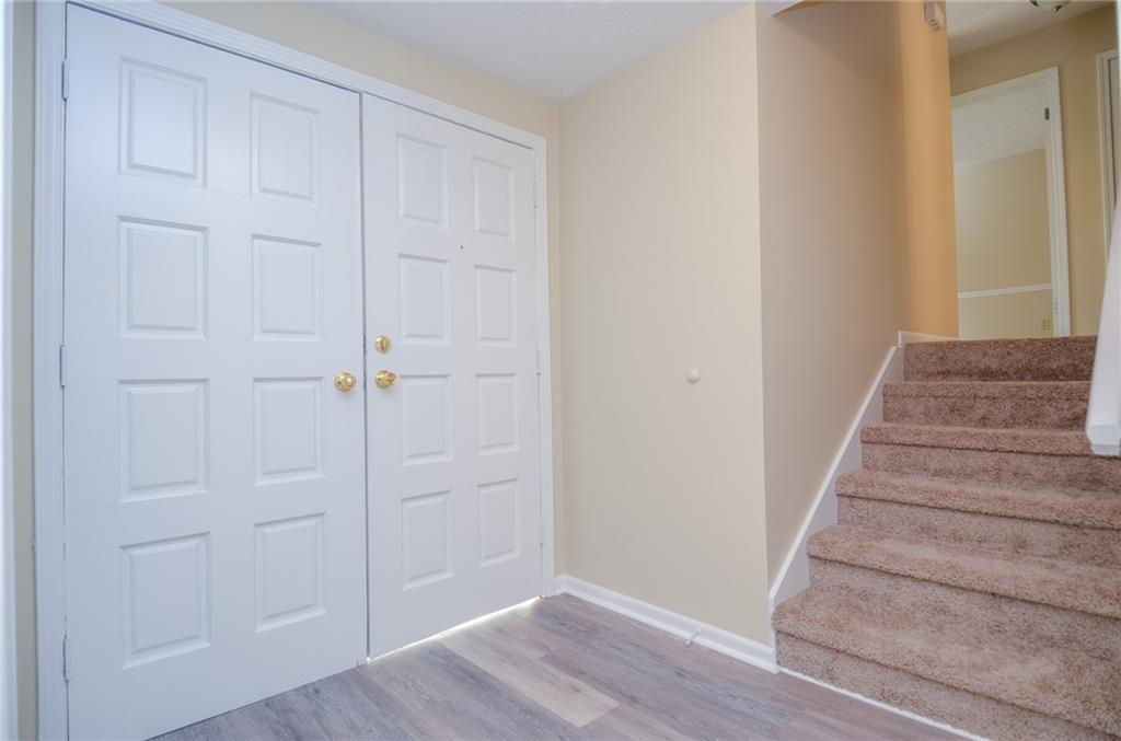 3173 Falconhurst Drive SW