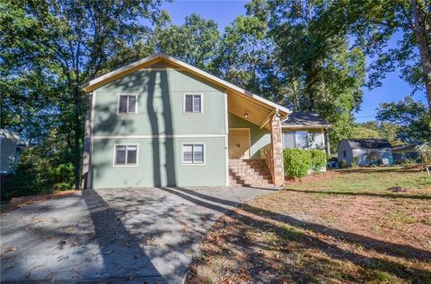 3173 Falconhurst Drive SW Lilburn GA 30047