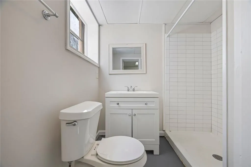 Toccoa, Georgia 30577, United States, 3 Bedrooms Bedrooms, ,2 BathroomsBathrooms,Residential,Active,205391