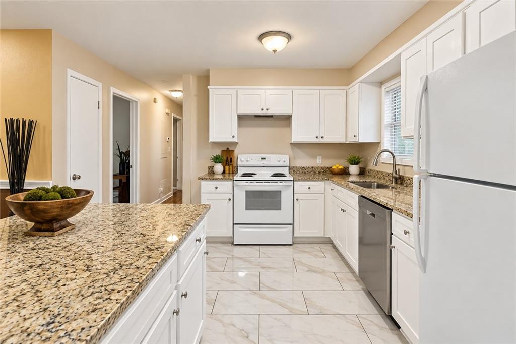 3249 Renault Road SE