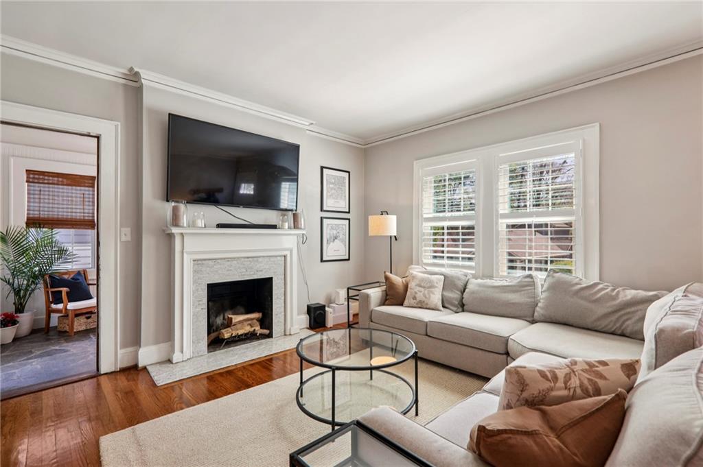 810 Martina Drive NE