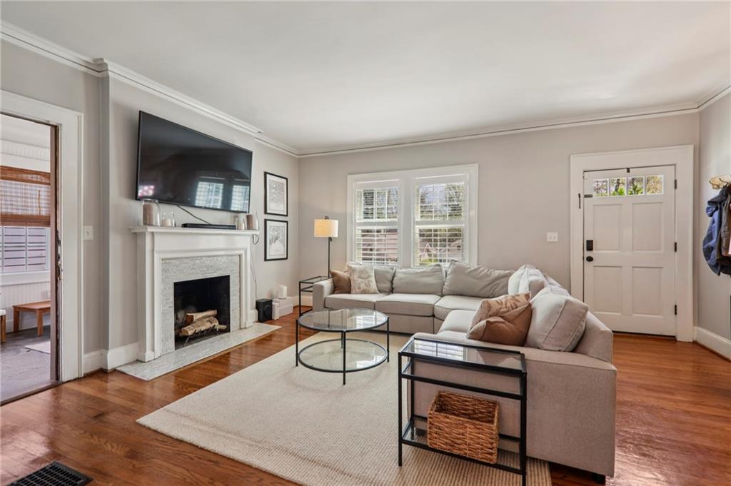 810 Martina Drive NE